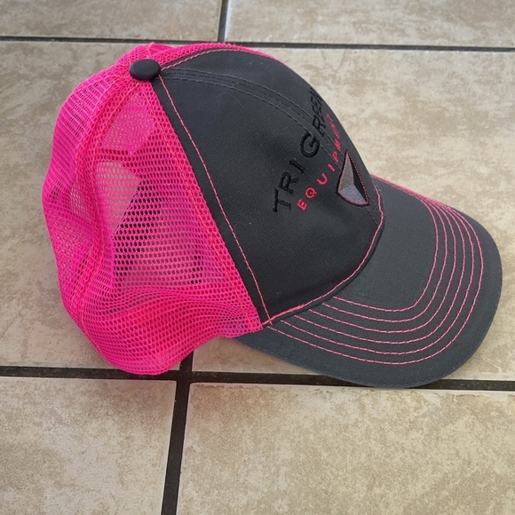 John Deere Pink/Gray Trucker Hat ONE SIZE FITS MOST - Picture 3 of 6